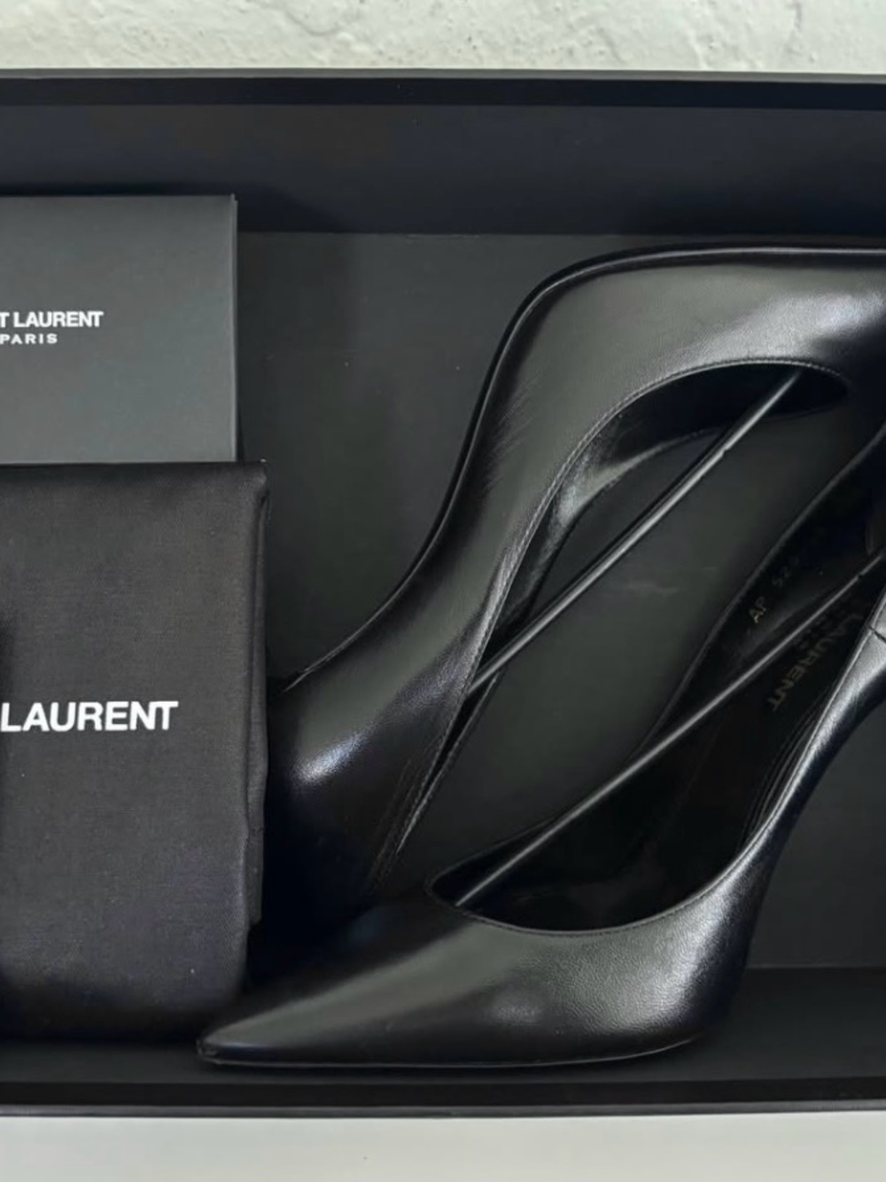 Saint Laurent Black Pointed-Toe Leather Pumps